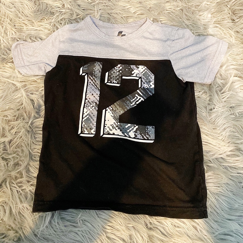 4t boys shirt! ❤️❤️